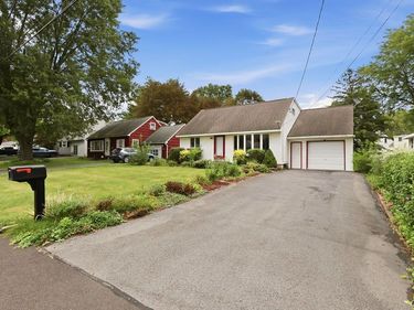 109 Manor Drive , East Syracuse, NY 13057