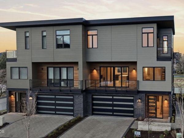 210 SW Log Court, Unit 7, Bend, OR 97702