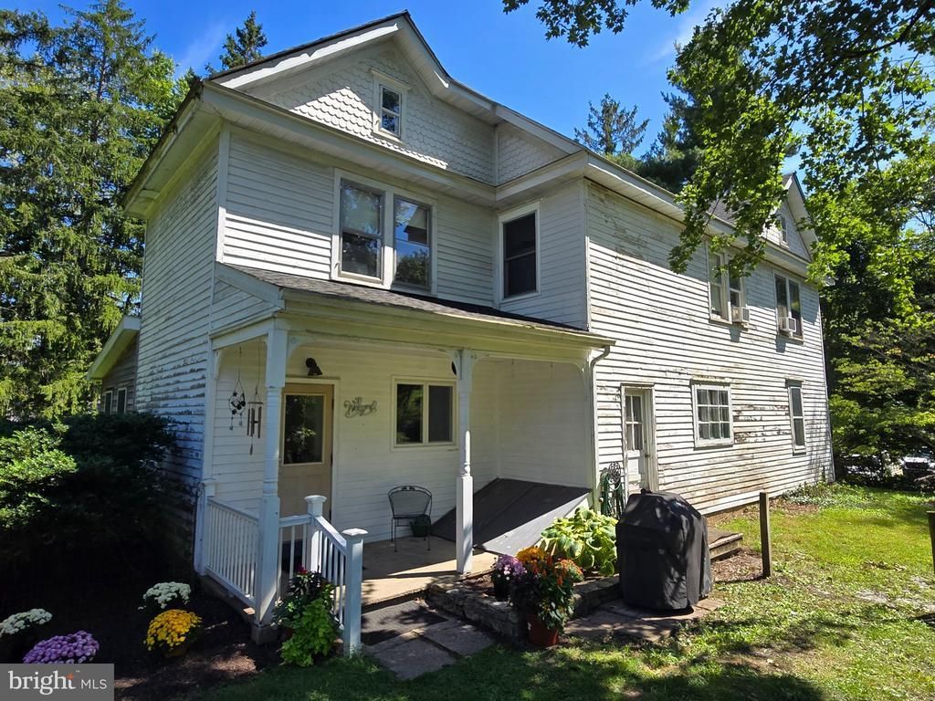 105 BROWNS DRIVE, EASTON, PA 18042