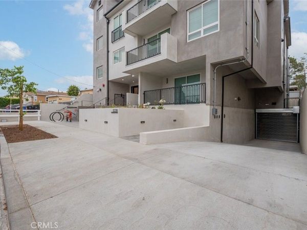 10218 Fernglen, Unit 204, Tujunga, CA 91042