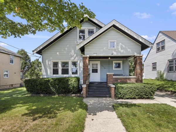 2210 12th Avenue, ROCKFORD, IL 61104