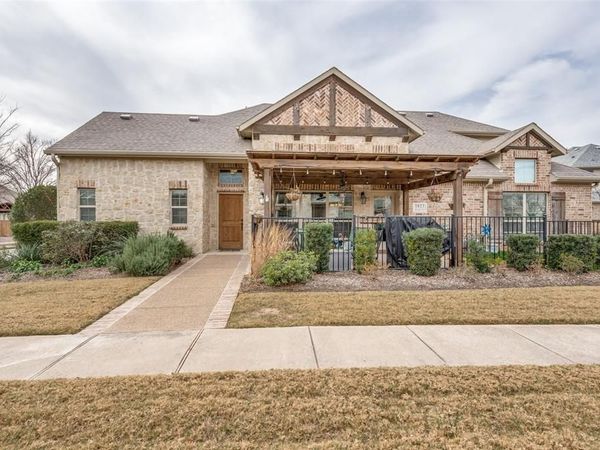 1023 Birds Fort Trail, Arlington, TX 76005