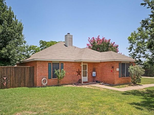 1036 Summit Drive , Justin, TX 76247