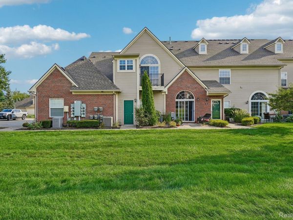 7821 Ambassador Drive, Shelby Township, Mi 48316