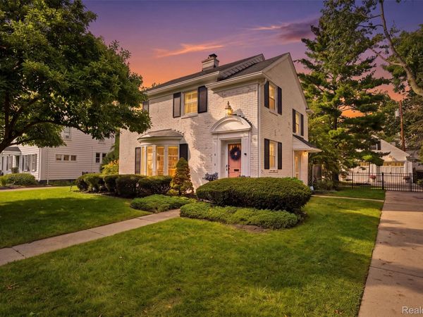 4 Kenberton Drive, Pleasant Ridge, Mi 48069