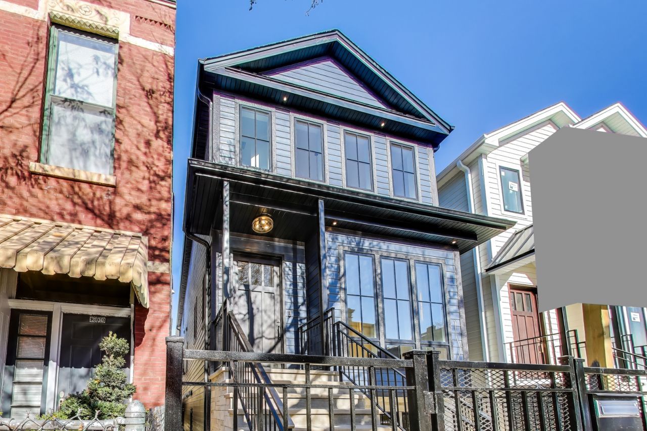 1811 W Superior Street, Chicago, IL 60622 Main Photo
