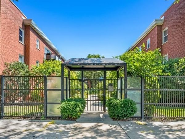 6421 N Damen Avenue , Unit 2W, Chicago, IL 60645