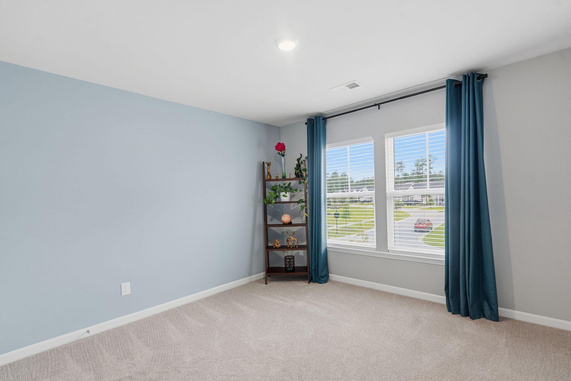 499 Richfield Way Photo 33