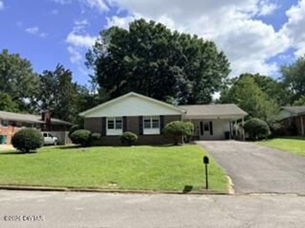 12 Woodmere Drive , Jackson, TN 38301