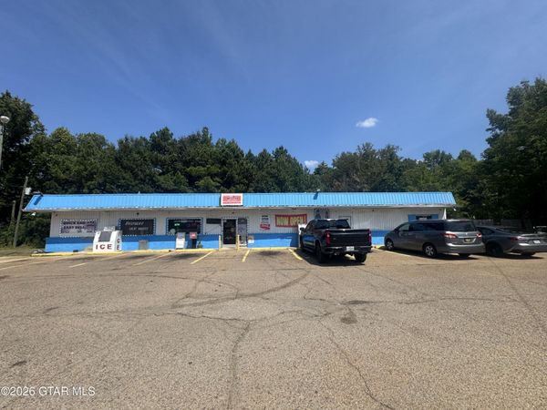 2298 Land Road, Columbus, MS 39705