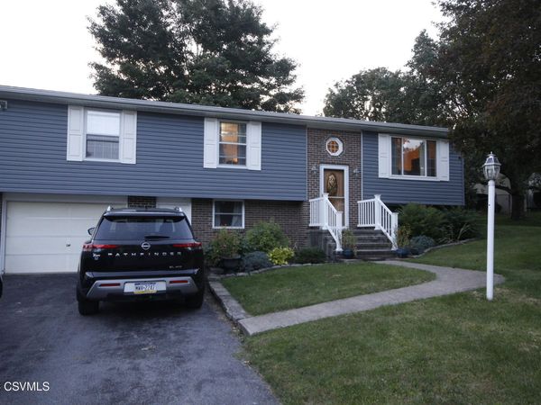 31 DELWOOD Drive, Danville, PA 17821