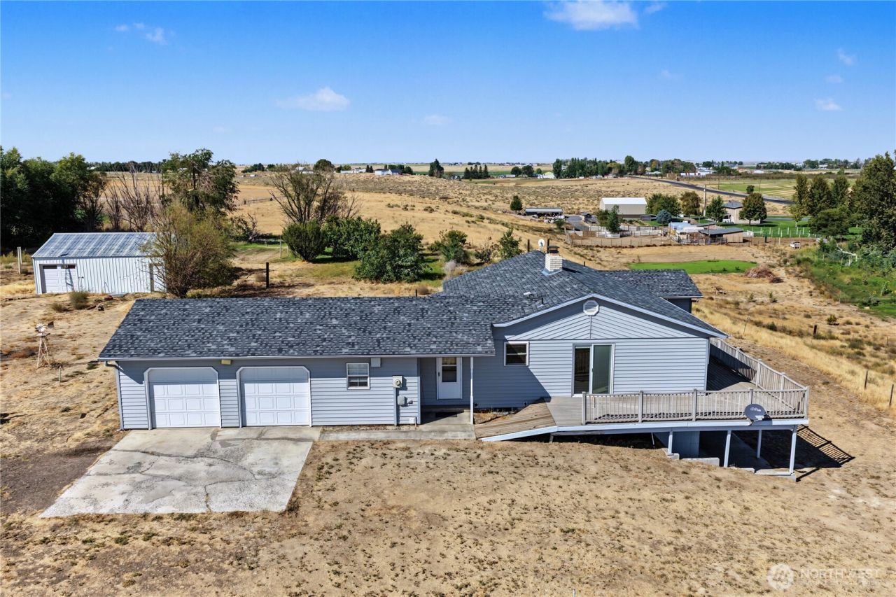 4874 NE Road 3  primary photo