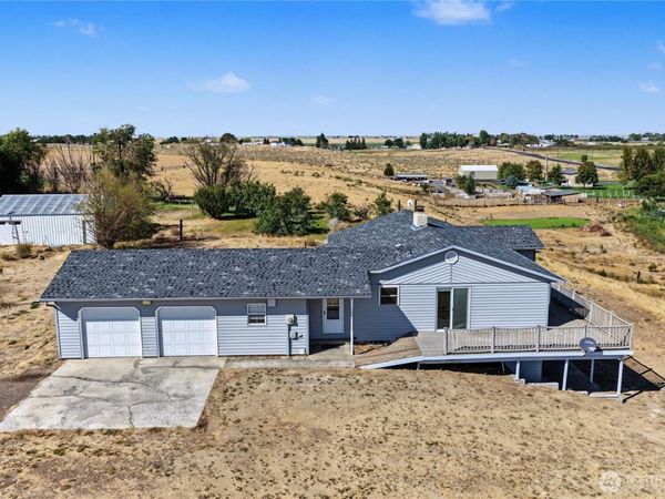4874 NE Road 3 , Moses Lake, WA 98837