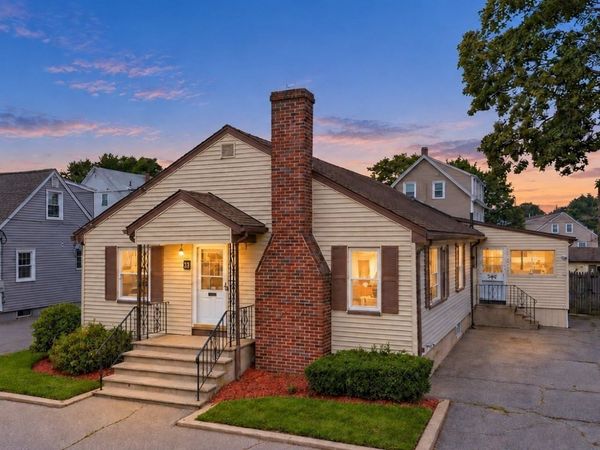 3 Carlton St, Peabody, MA 01960