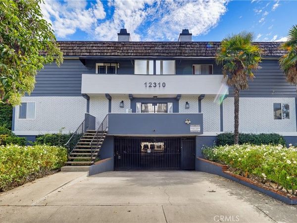 12310 Burbank, Unit 13, Los Angeles, CA 91607