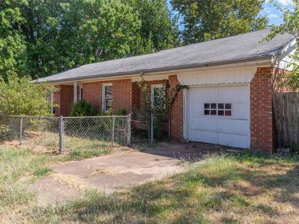 1923 W Louisiana Avenue, Chickasha, OK 73018