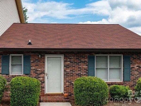 1330 5th Street NE, Unit 106, Hickory, NC 28601