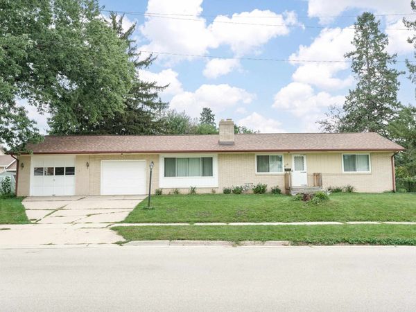 478 N Arch Street, Janesville, WI 53548