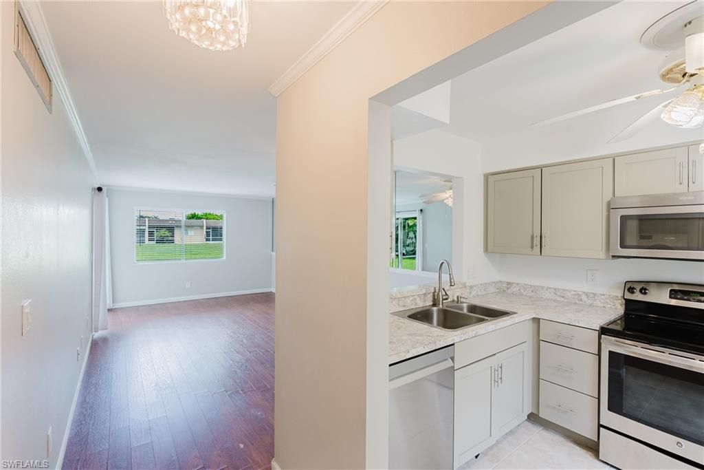 6300 S Pointe Blvd, Unit 327, Fort Myers, FL 33919 Photo