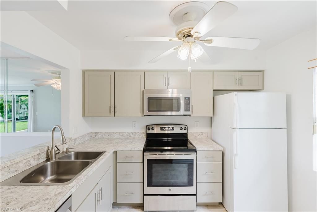 6300 S Pointe Blvd, Unit 327, Fort Myers, FL 33919 Photo