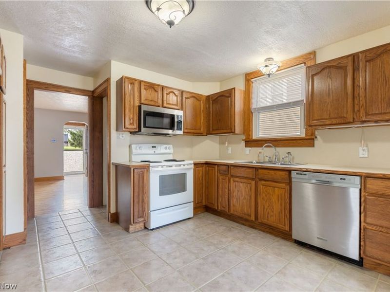 440 Wabash Avenue S, Brewster, OH 44613 Photo 15