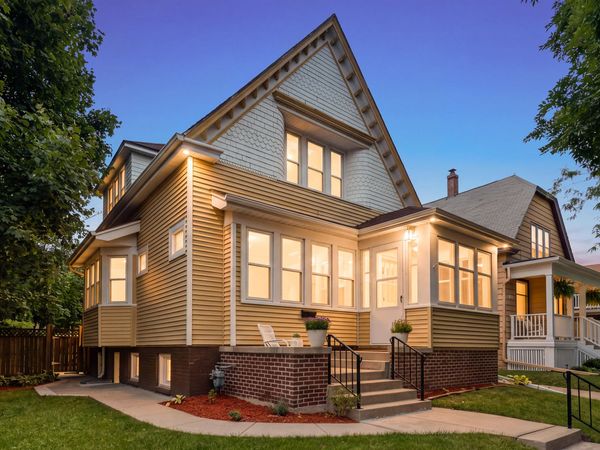 4015 N Stowell Ave, Shorewood, WI 53211