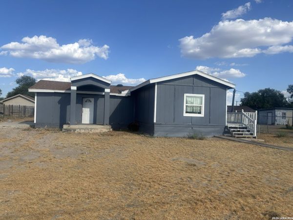 3888 CROSS CREEK DR, Eagle Pass, TX 78852