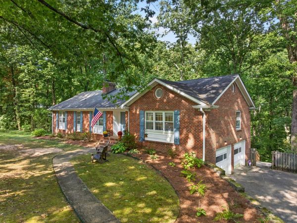 926 Glamis Circle , Signal Mountain, TN 37377