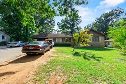 1425 Sifly Road photo 4