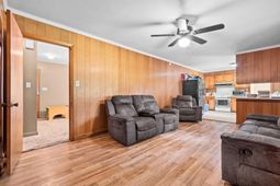 1425 Sifly Road photo 4