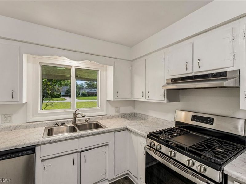 460 Long Street , Amherst, OH 44001 Photo 12