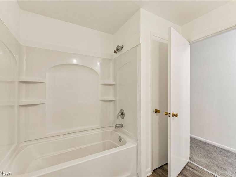 460 Long Street , Amherst, OH 44001 Photo 15