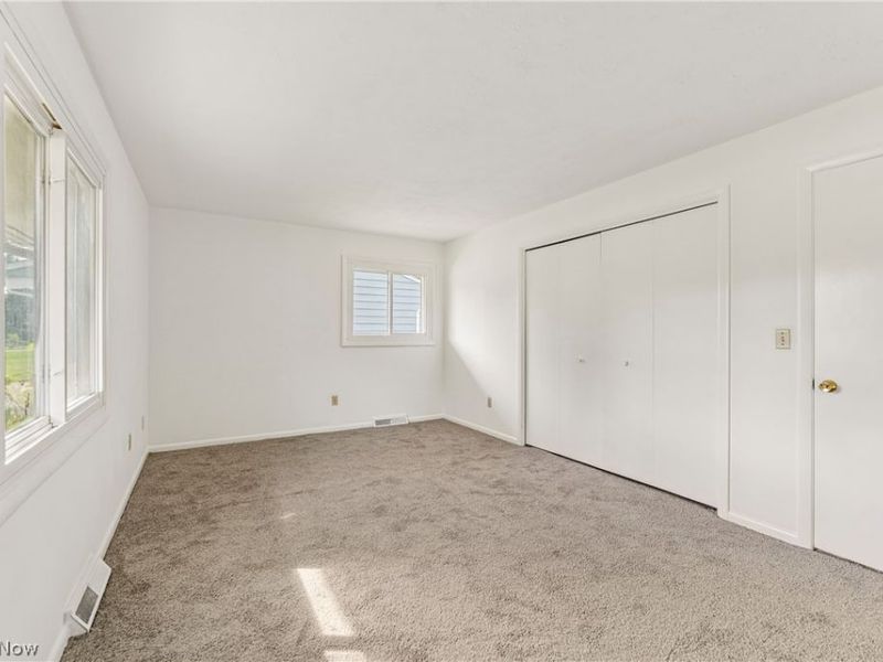 460 Long Street , Amherst, OH 44001 Photo 18