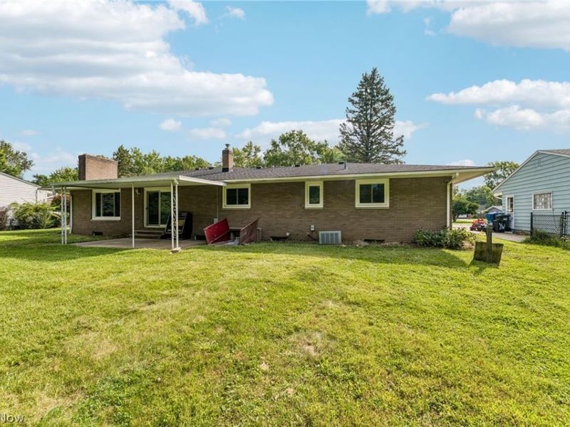 460 Long Street , Amherst, OH 44001 Photo 5