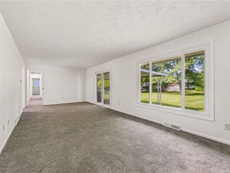 460 Long Street , Amherst, OH 44001 Photo 7