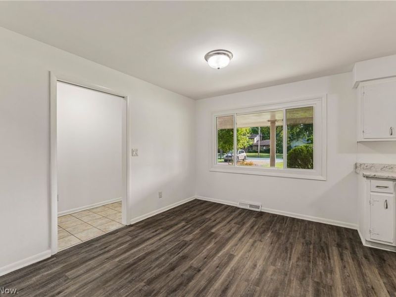 460 Long Street , Amherst, OH 44001 Photo 8