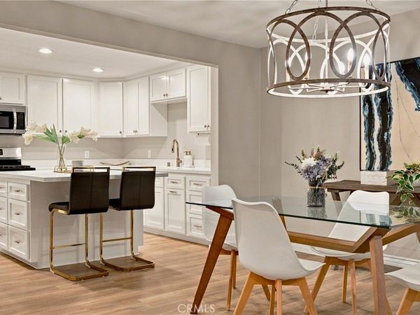 18324 Clark, Unit 110, Tarzana, CA 91356