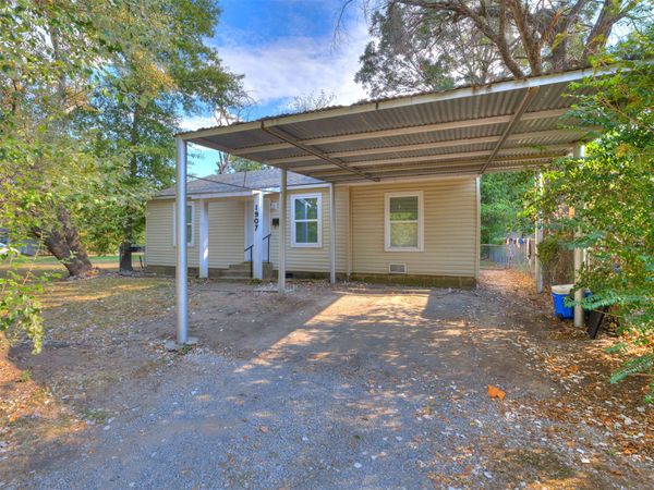 1907 Monta Avenue , Muskogee, OK 74403