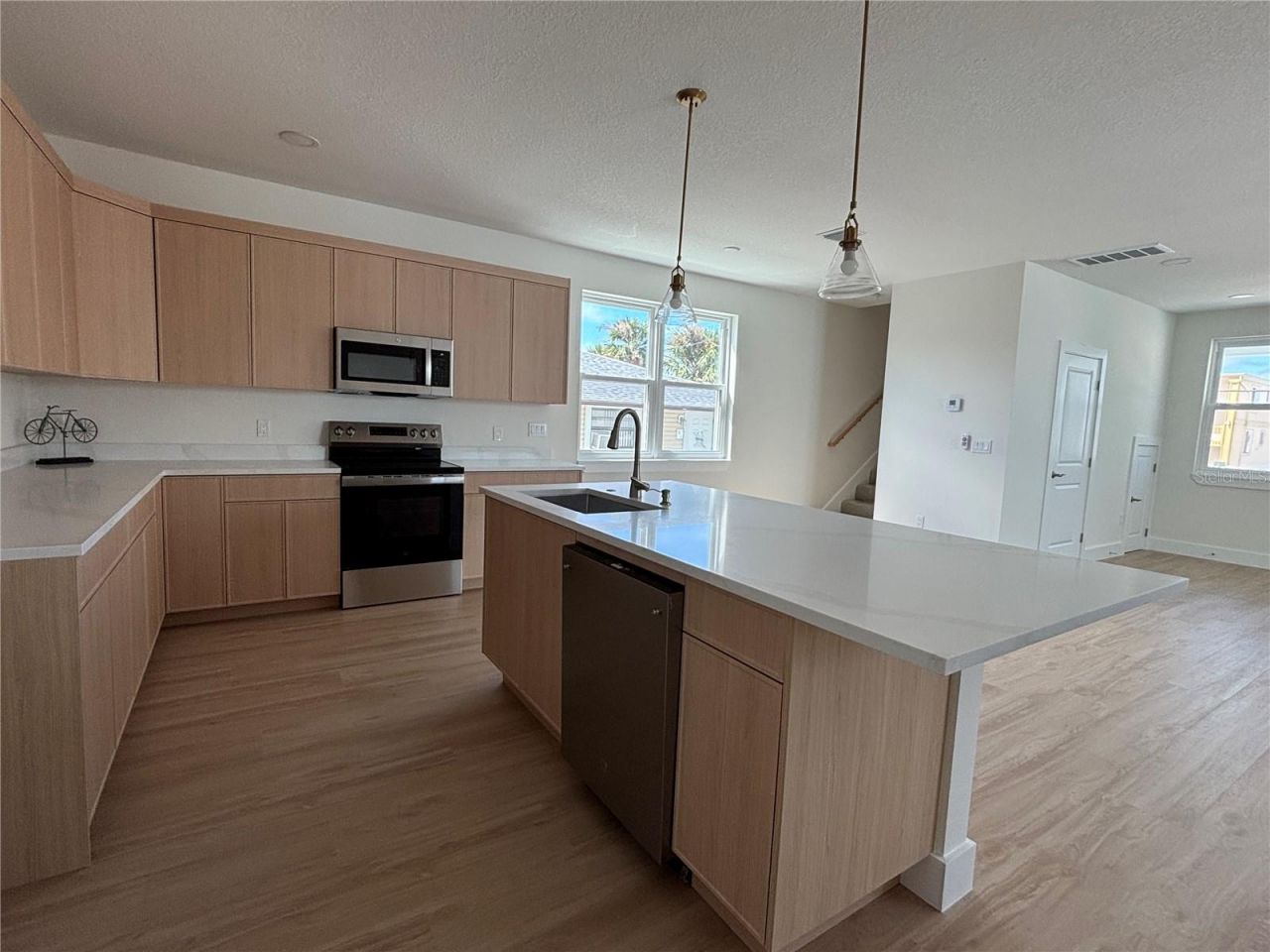 709 Gulf Boulevard, Indian Rocks Beach, FL 33785 Photo