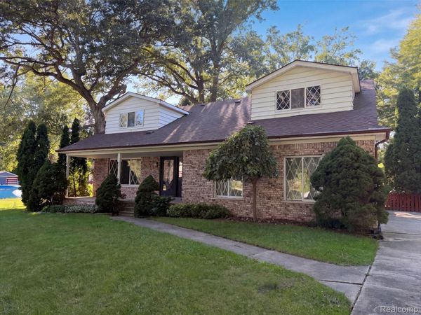 38651 Chartier Street , Harrison Township, Mi 48045