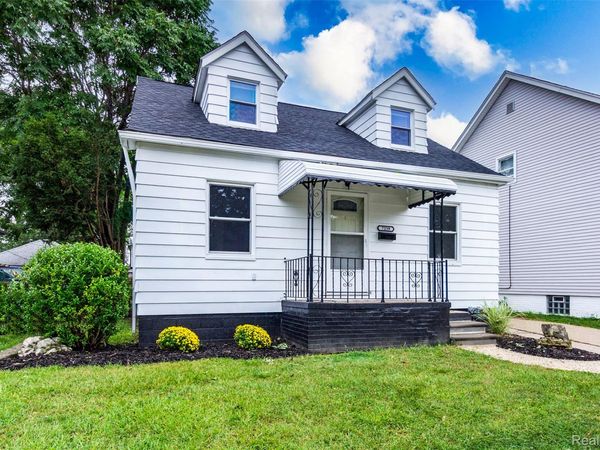 7239 Gronow , Center Line, Mi 48015