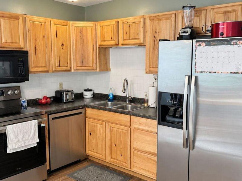 2403 New Castle Drive, Troy, OH 45373 Photo 6