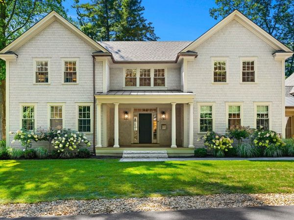 26 Toppans Lane, Newburyport, MA 01950