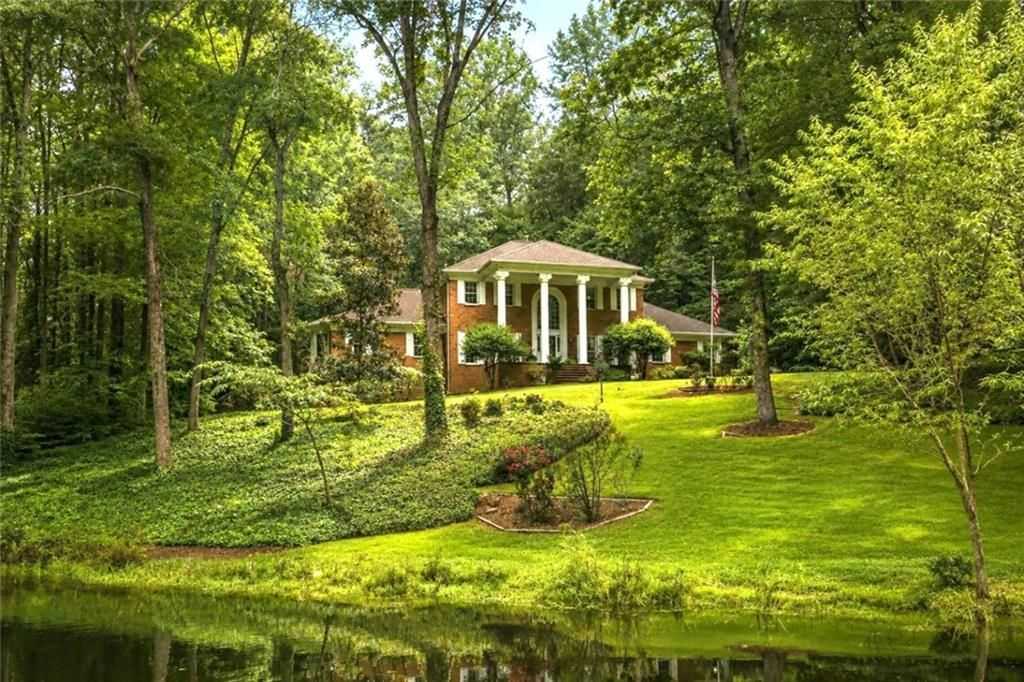 385 Hicks Farm Road Nw, Acworth, GA 30102 Main Photo