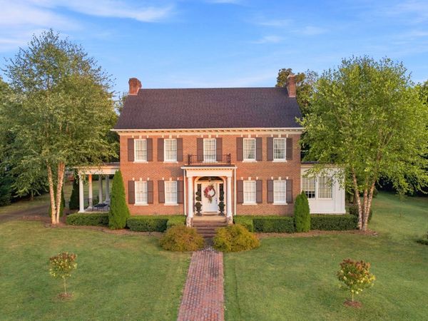 211 W Blackwell St , Tullahoma, TN 37388