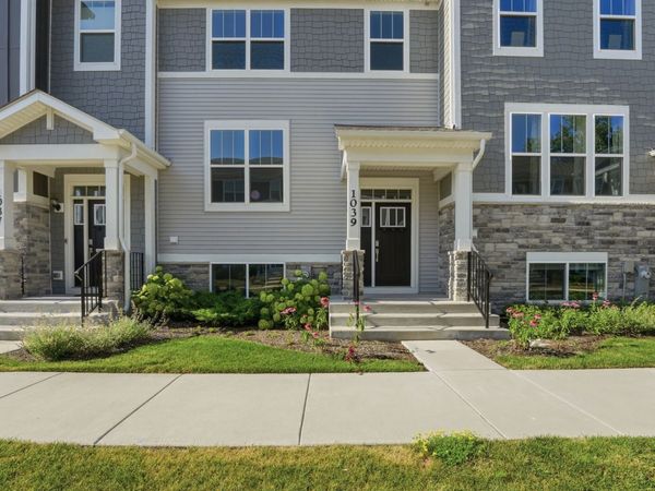 1039 Atterberg Road , South Elgin, IL 60177