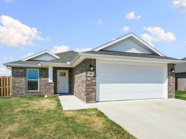 501 Robinson Street , Pea Ridge, AR 72751