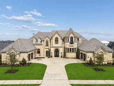 2032 Courtland Drive, Frisco, TX 75034