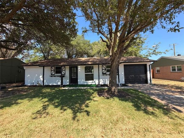 708 SW Southridge Drive, Burleson, TX 76028