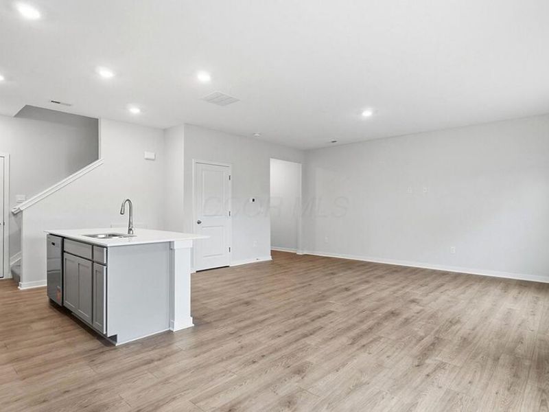 1382 Marinelli Drive E, Columbus, OH 43228 Photo 16